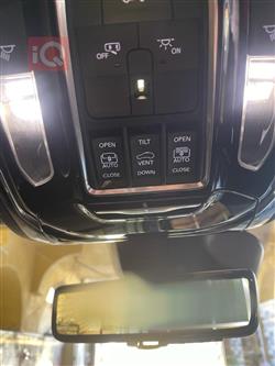 جیپ گراند شیرۆکی